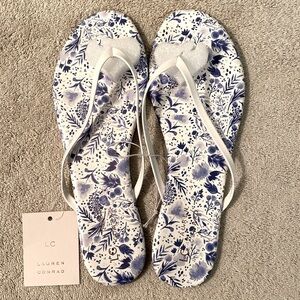 NWT Woman’s Lauren Conrad Flip Flops